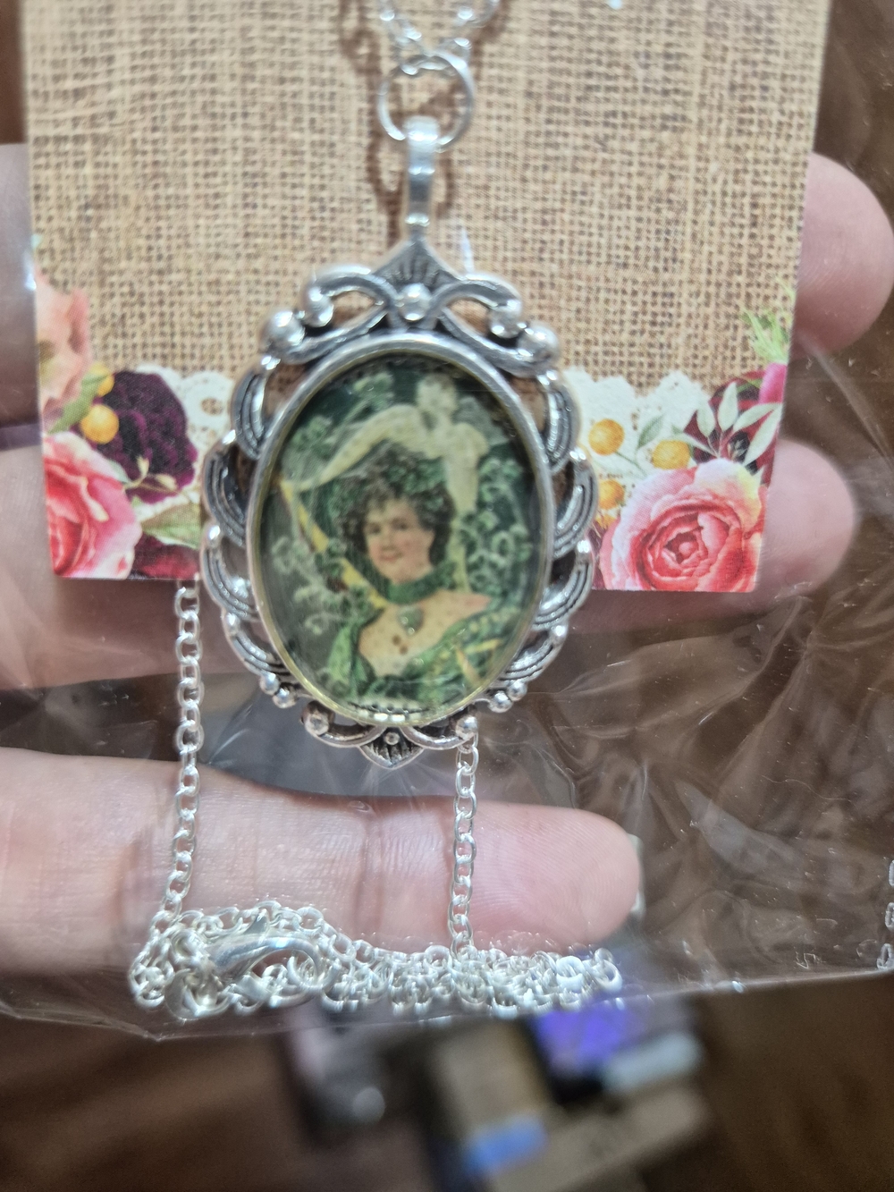 Green Cameo Portrait Pendant Necklace in Silver Tone